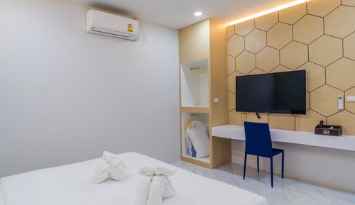 2Bed Room Family Pool Access