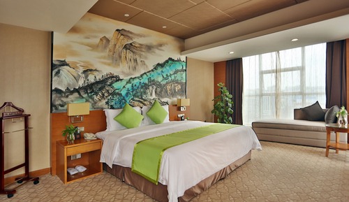 Luxury Suite