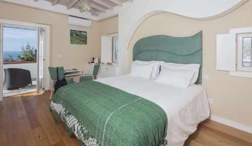 Standard Double Room, Sea View (Quarto Azenhas do Mar)