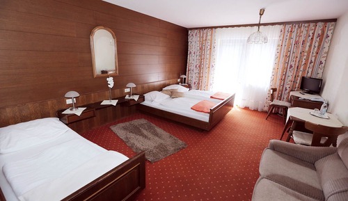 Triple Room, Multiple Beds, Non Smoking