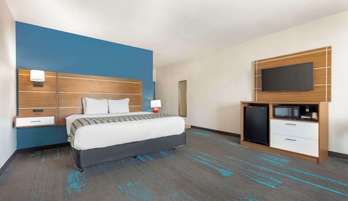 Standard Room, 1 King Bed, Accessible, Non Smoking