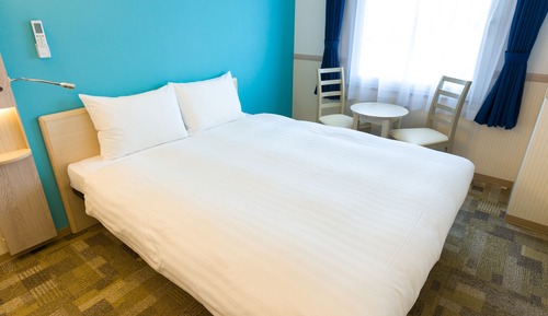 Double Room, Smoking