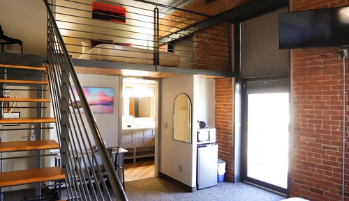 Panoramic Room, City View