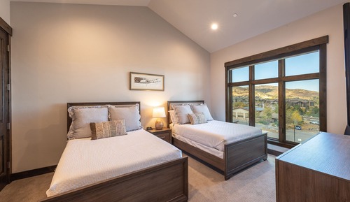 Deluxe Condo
