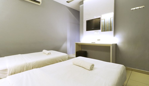 Twin Bed Room