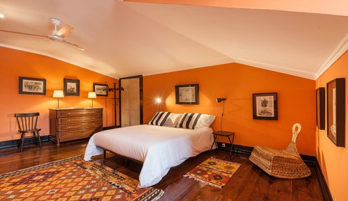 Double Room (Encarnado)