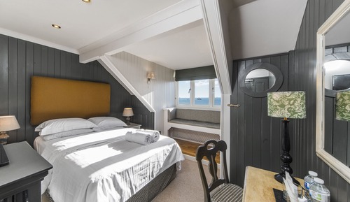 Superior Double Room, Ensuite, Sea View (Manacles Room)