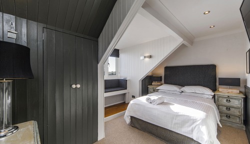Premium Double Room, Ensuite, Sea View (Pennance)