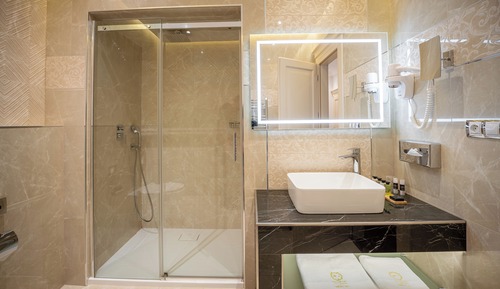 Deluxe Double Room, 1 King Bed, City View