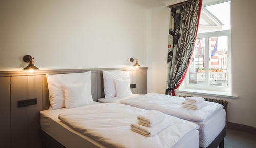 Suite, 1 Queen Bed