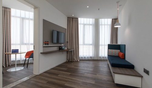 Suite, 1 Bedroom (with Living Area)