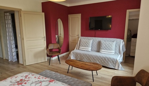 Comfort Room (Rouge Gorge)