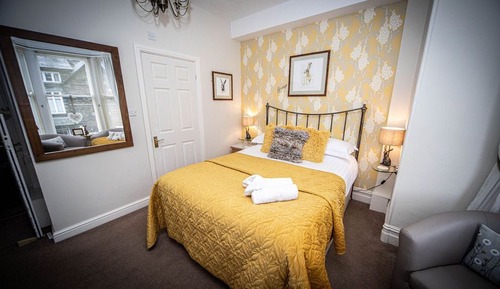 Bay Room King Bed