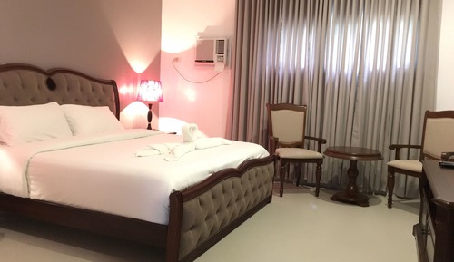 Deluxe Room - Aircon, Private Bathroom