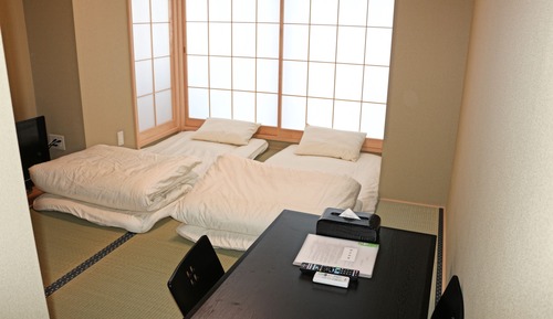 Room (503)