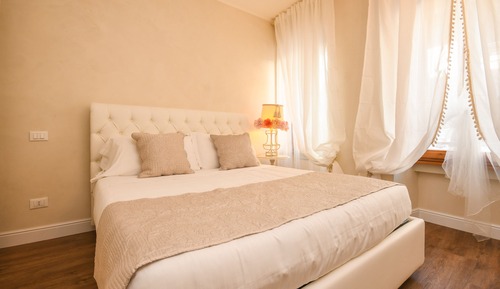 Suite (101)