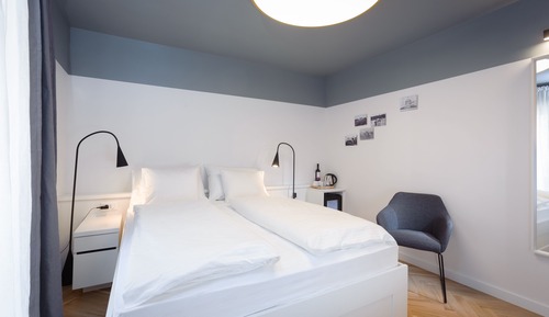Deluxe Double Room (2)