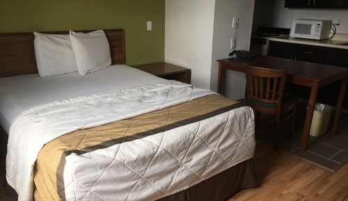 Deluxe Room, 1 Queen Bed, Accessible