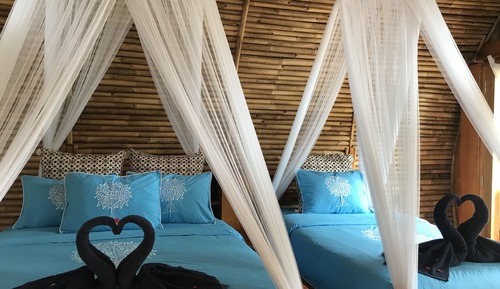Family Bungalow, 2 Queen Beds, Balcony, Garden View