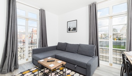 Apartment 6 - Signature