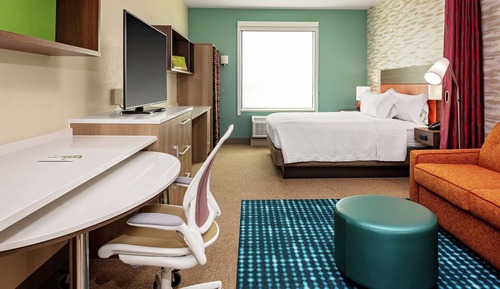 Studio, 1 King Bed, Accessible (Roll-In Shower)