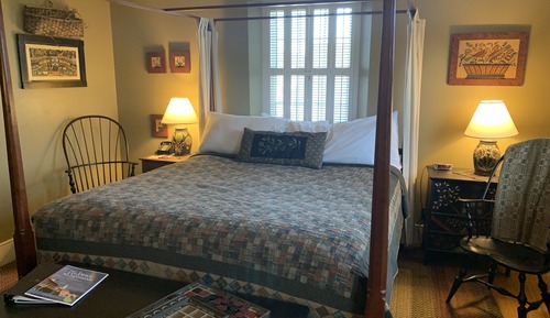 Deluxe Room, In the Hillside Cottages, 1 King Bed, Non Smoking