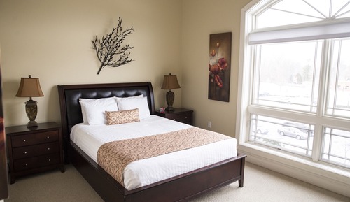 Luxury Condo, Multiple Beds, River View