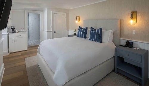 Grand Room, 1 Queen Bed