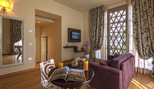 Executive Suite, Patio, Valley View