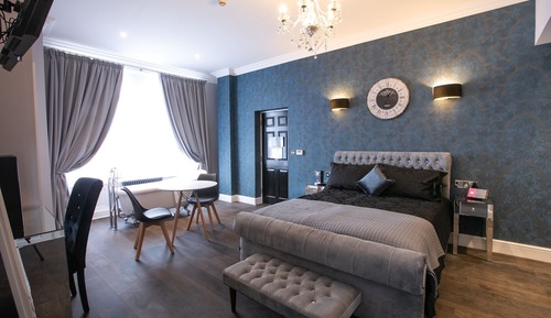 Luxury Apartment, 1 King Bed (Plantation Gardens)