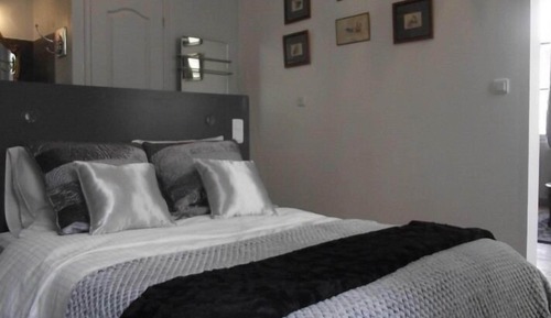 Premium Apartment, Private Bathroom, City View (CHAMBORD)