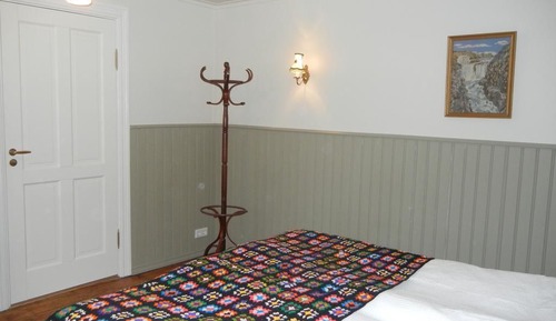 Double or Twin Room, Shared Bathroom (2)