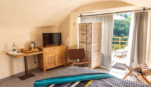 Room (Terracotta)