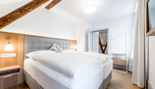 Family Suite, 1 King Bed with Sofa bed, Hill View