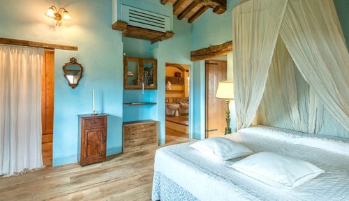 Villa (6 Bedrooms)