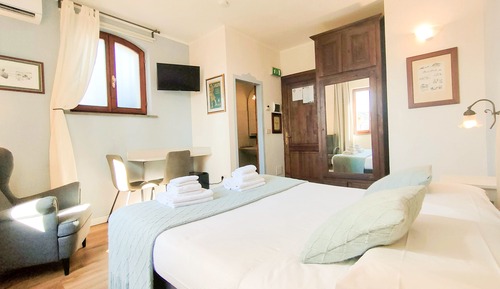 Economy Room