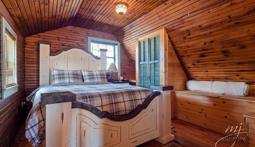 Exclusive Cabin