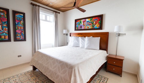 Deluxe Room, 1 King Bed