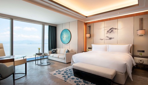 Deluxe King Sea View