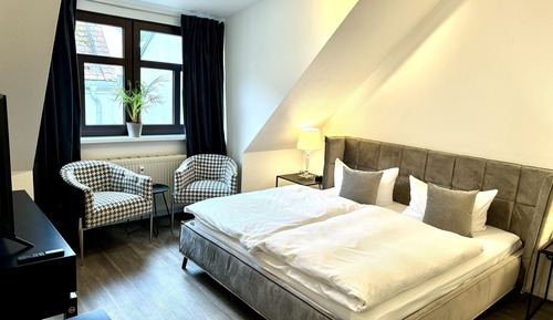 Classic Apartment, Private Bathroom, City View