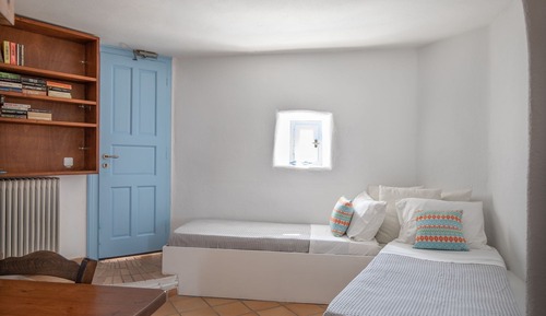 1 Bedroom Open Plan Suite with Sea View