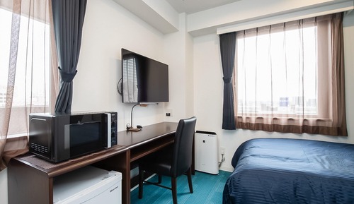 Single Room, Smoking