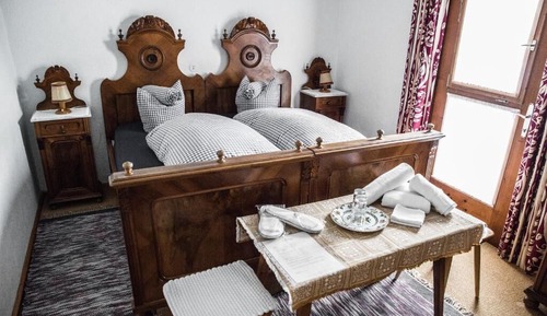Double Room, Non Smoking, Shared Bathroom