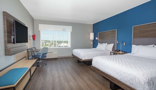 Room, 2 Queen Beds, Accessible, Bathtub