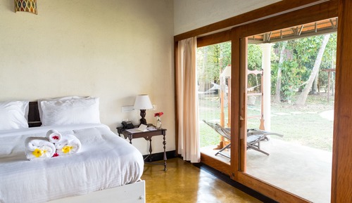 Riverside Pool Deck rooms
