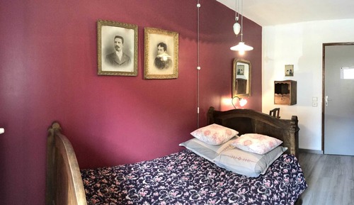Classic Single Room, Shared Bathroom, Garden View (Les grands parents)