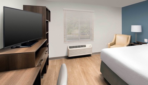 Room, 1 Queen Bed, Accessible, Non Smoking (Bathtub)