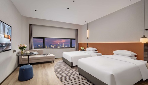 Superior Room, 2 Twin Beds, City View