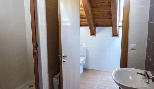 Shared Dormitory, Mixed Dorm, Shared Bathroom (1 bed in 13 Bed Dorm)