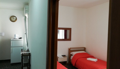 Basic Double or Twin Room, Shared Bathroom
